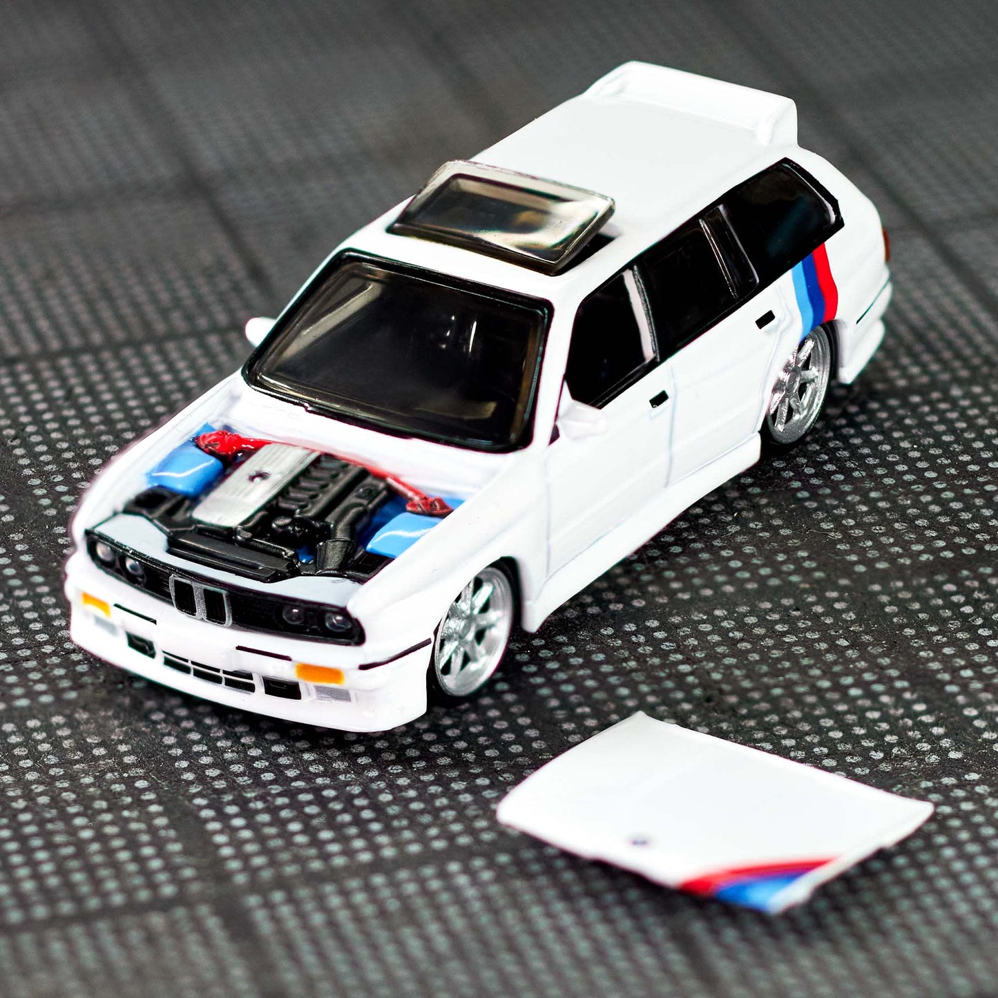 Hot Wheels Elite 64 Elite 64 1990 BMW 318i Touring