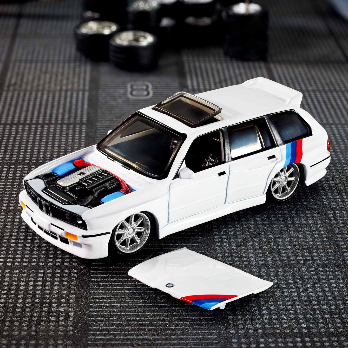 Hot Wheels Elite 64 Elite 64 1990 BMW 318i Touring